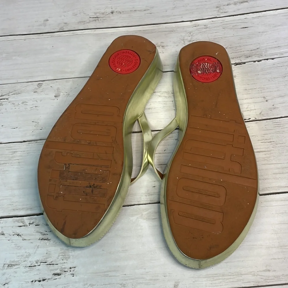 Fitflop Gold Leather Wedge Thong Sandal - Picture 8 of 14